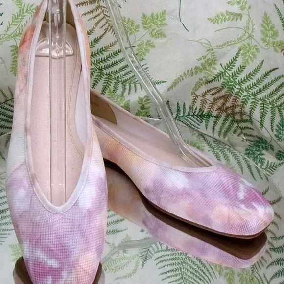 NWT Louise et Cie Alyah Tie Dye Ballet Flats Shoes Slip On Purple White US 6.5 - Picture 3 of 4